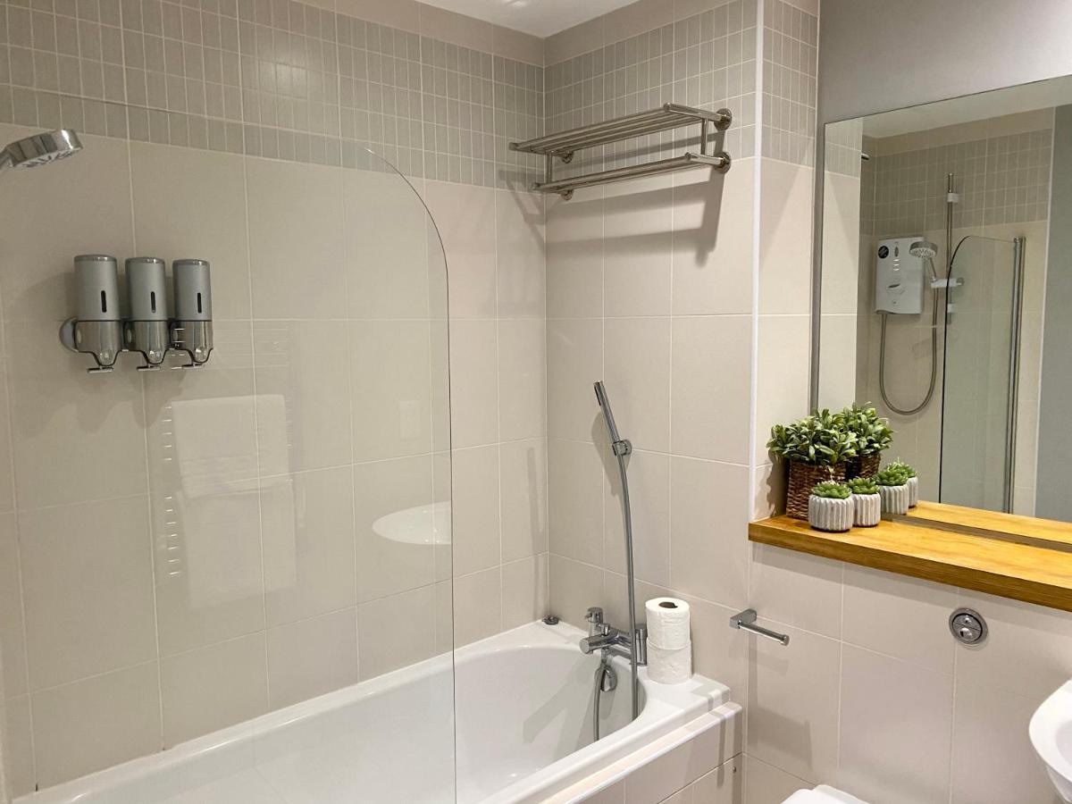 Titanic And Sea View Belfast 2 Bedroom Apartment City Centre Buitenkant foto
